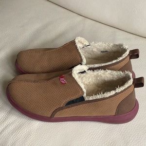 Men’s Spence Supreme Slippers size 11 never worn rubber soles